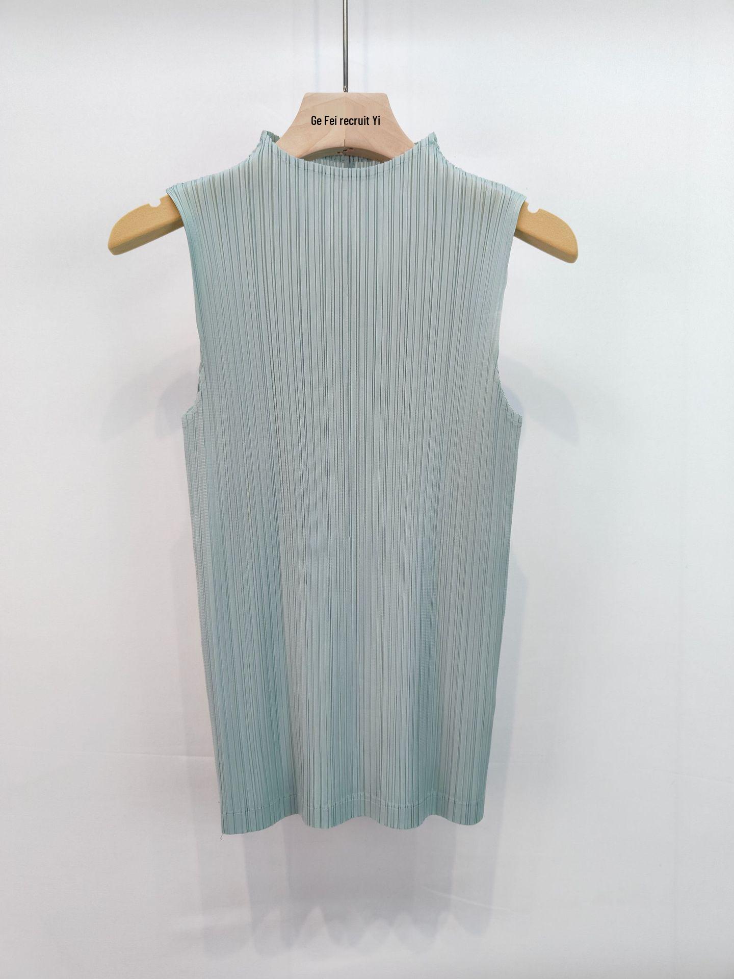 

Mint Green Sleeveless Pleated Vest - Slimming and Versatile Women s Summer Top One Size
