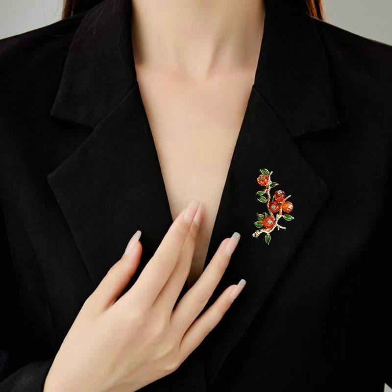 Chinese persimmon persimmon Ruyi brooch female personality creative design temperament corsage suit coat glazed pin accessories