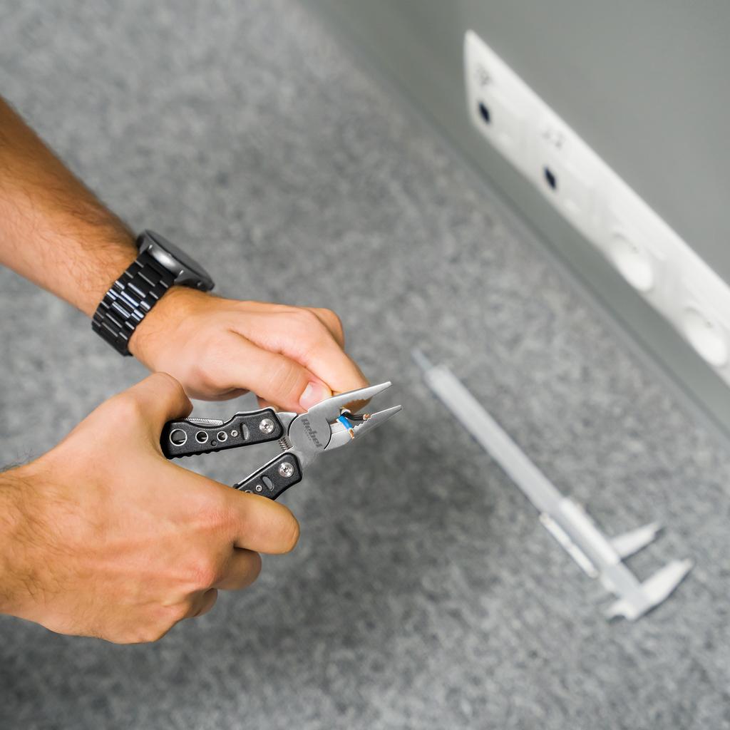 Rebel Multitool 10-in-1 Knife, Opener, Screwdriver