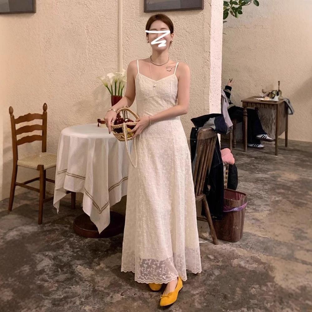 Super good-looking, unique and beautiful skirt French embroidery lace suspender dress women's summer temperament seaside vacation dress
