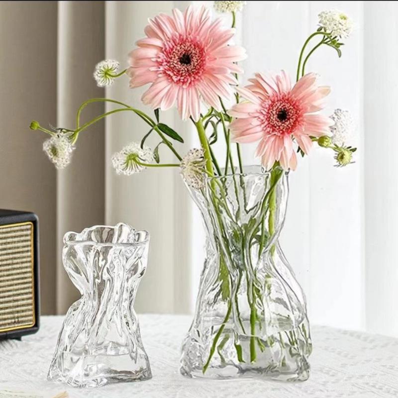 Elegant Glass Vase for Living Room: Luxury Ornament for Lucky Bamboo & Floral Arrangements