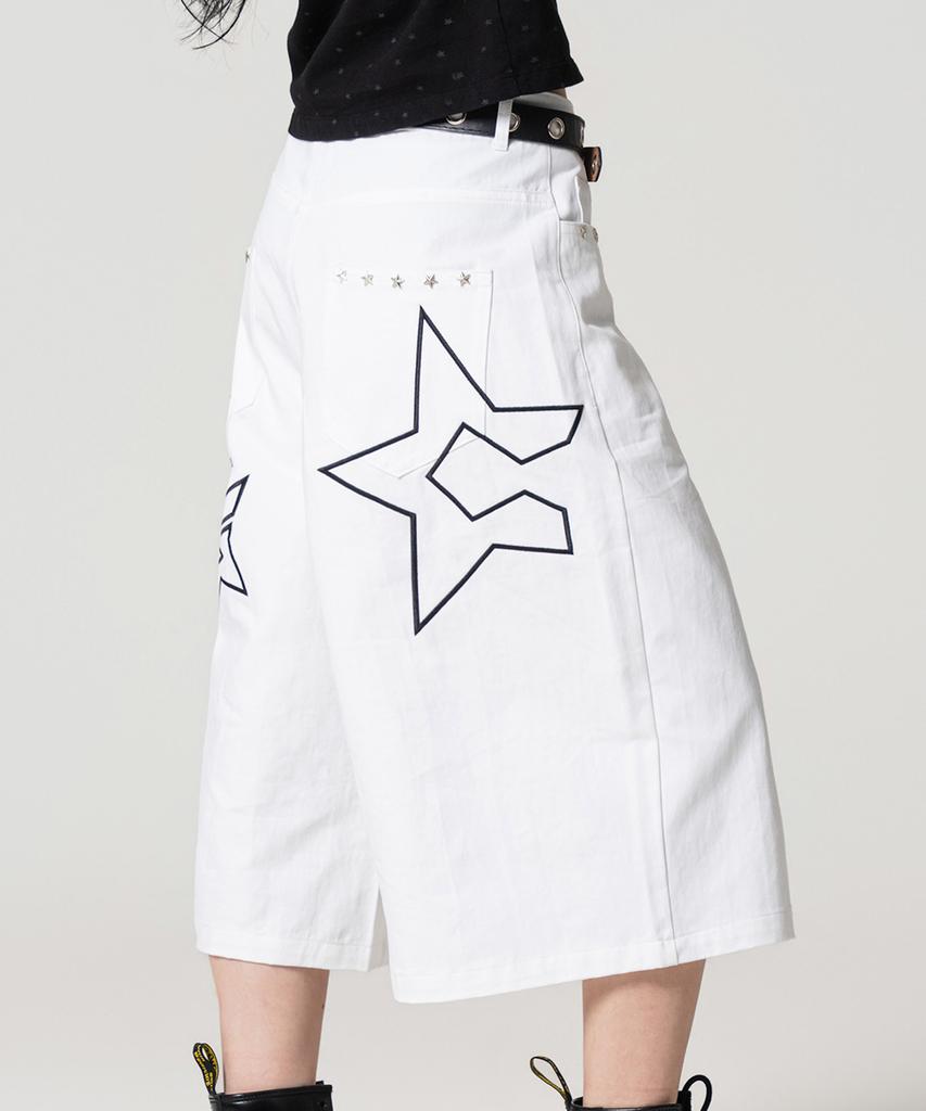 Geuleigaijeukeulleob Star Mood Studded Ankle-Length Bermuda Cotton Pants White
