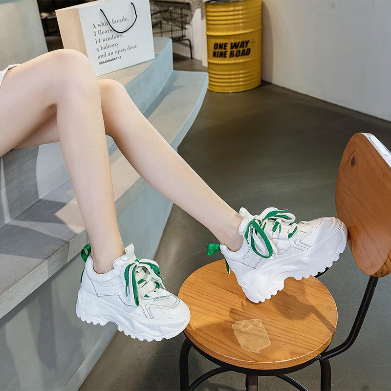 Papa-Schuhe Damen Ins Tide 2025 Frühling und Herbst neu Leder atmungsaktiv Sport dicke Sohle Innenhöhe erhöht weiße Schuhe kleine Größe 32