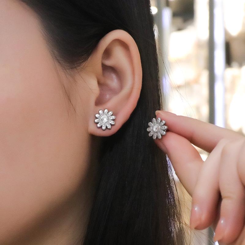 

Роскошные серьги-пусеты «Четырехлистный клевер»: Европейско-американский стиль, модный и уникальный дизайн для женщин 18K Gold