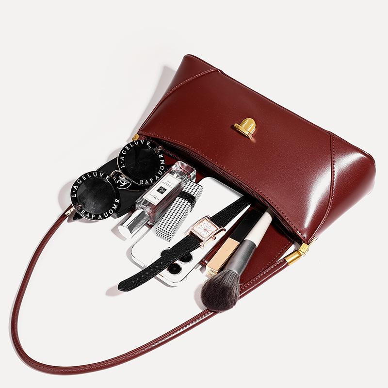 Retro Burgundy Deerskin Velvet Women's Shoulder Bag - Autumn/Winter Collection