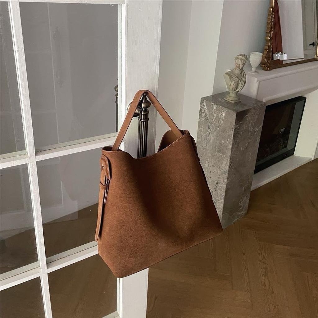 Elegant Brown Suede Tote Bag – Soft & Spacious Shoulder Bag for Travel & Daily Use