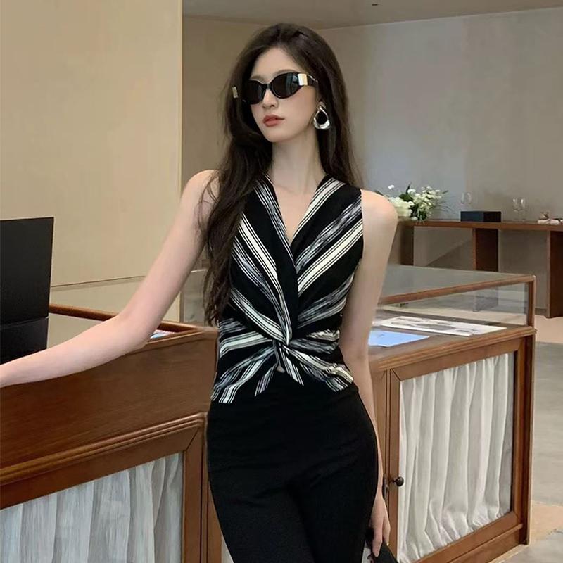 French Retro V-Neck Striped Vest Pleats Irregular Sleeveless Slim Knitted Top For Women