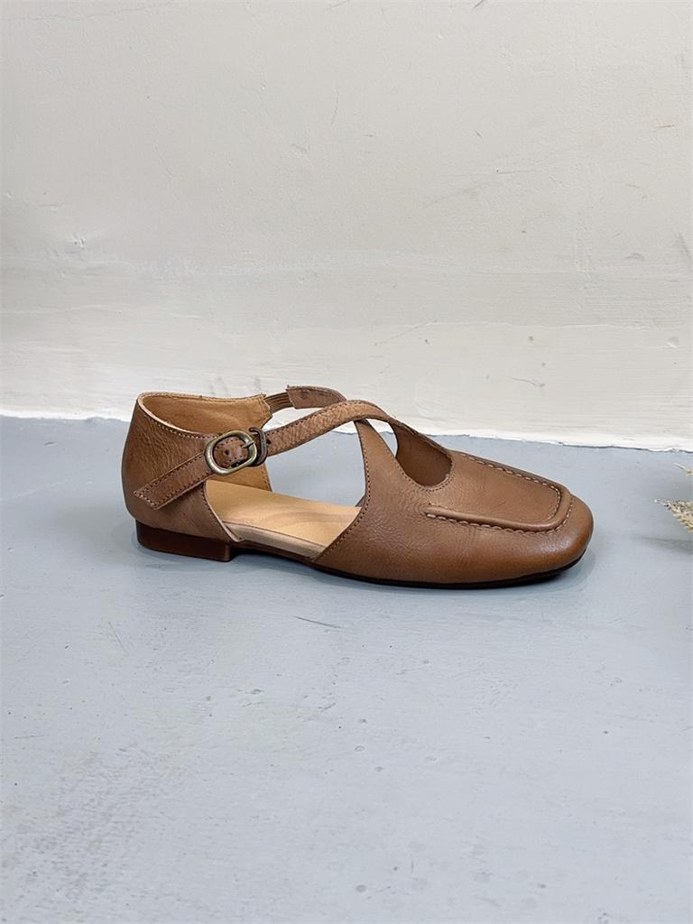 Fashion Fashionable retro style full leather women's diagonal buckle cowhide flat shoes for spring summer, soft sandals elderly