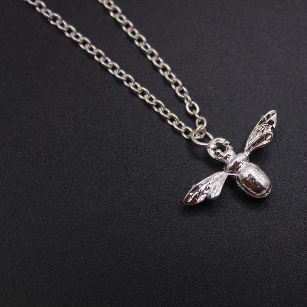 Korean Style Cute Bee Pendant Necklace - Short Clavicle Chain