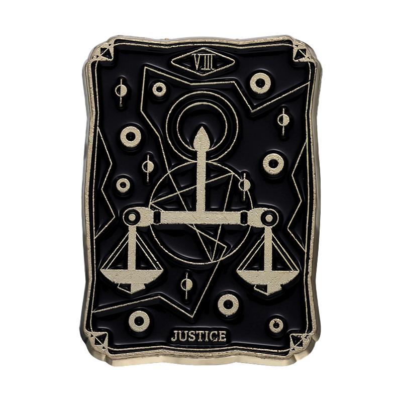 Schwarze Tarot Emaille Pins Custom Sonne Mond Sterne Dunkle Hexe Broschen Reversabzeichen Punk Gothic Schmuck Geschenk für Freunde