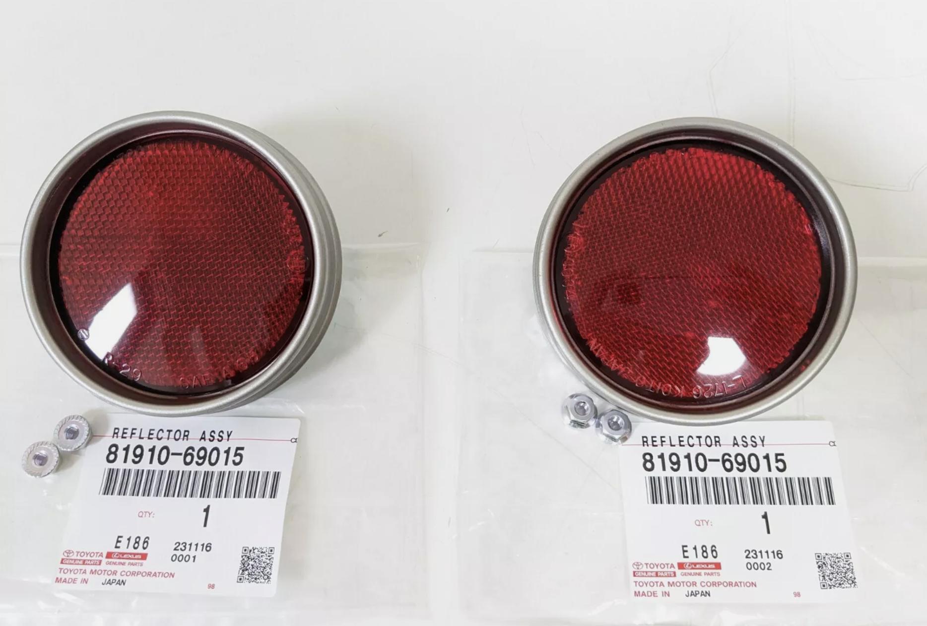 

Toyota Rear Reflector Lenses Red Pair 58-73 Land Cruiser FJ25 FJ40 FJ55 Genuine