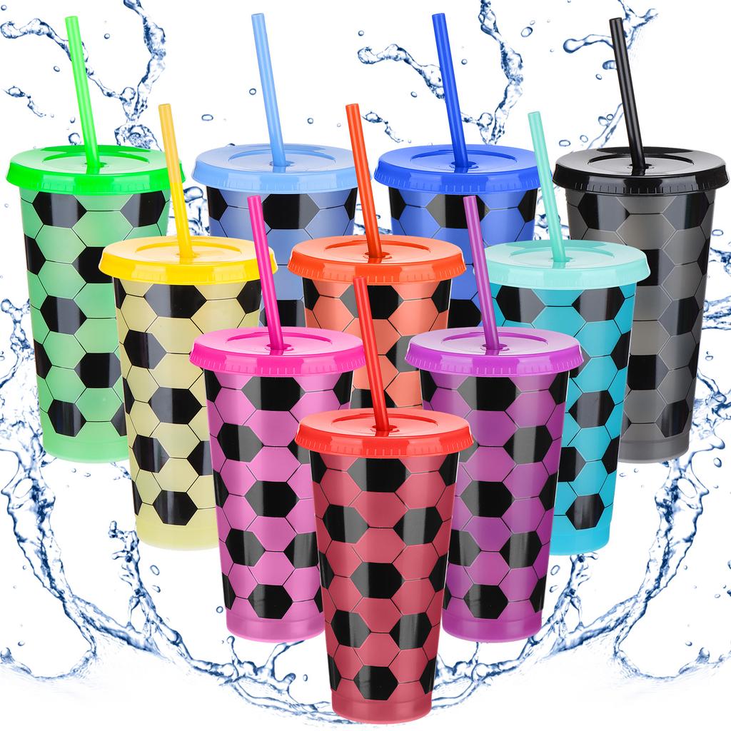 10 Stück 24 oz Plastik Fußballbecher Wiederverwendbarer Becher mit Deckel und Strohhalm Fußball Geburtstagsparty Geschenke für Fans Männer Frauen Sport