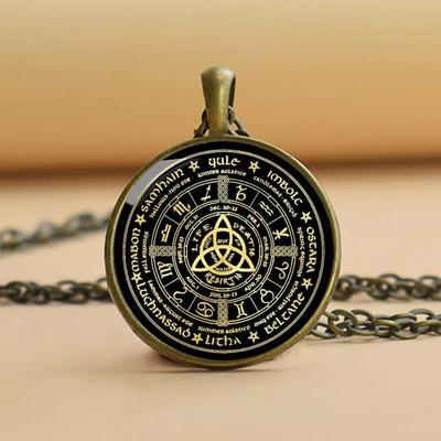 Rad des Jahres Hexenhalskette Triquetra Anhänger Hexerei Schmuck Gold Silber Charm