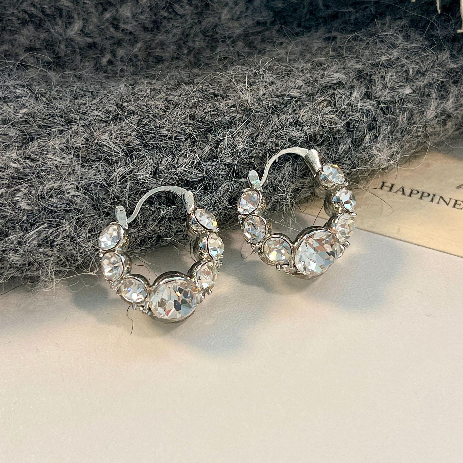 Изысканный Роскошный Ушной Кафф из Гипсофилы: Уникальный, универсальный и модный дизайн