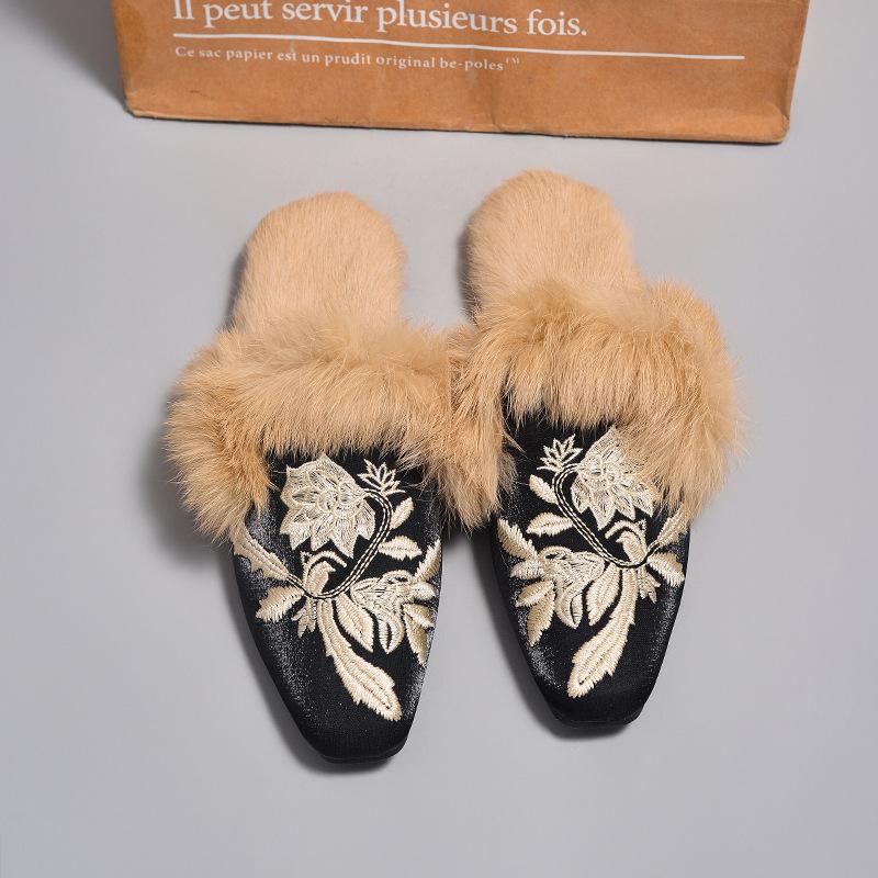 558-28 Autumn and winter 2025 Autumn women's velvet soft-soled cotton slippers Embroidered slippers Hanfu shoes Embroidered shoes Hot models