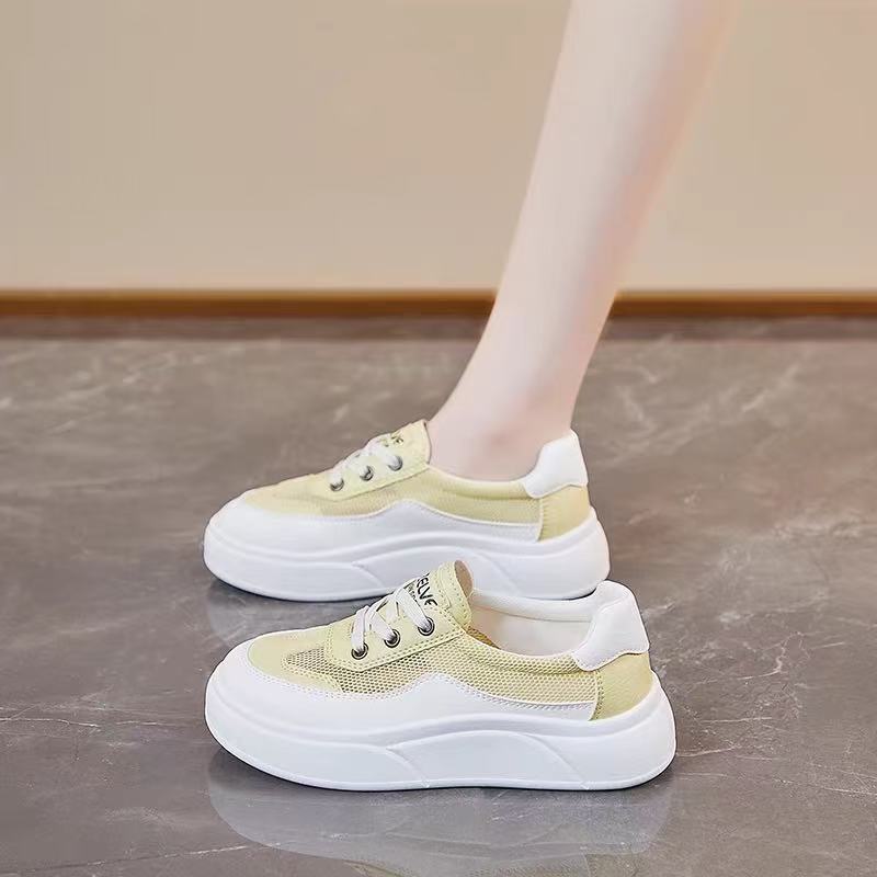 2025 summer little white shoes new Korean version ins female students breathable thick sole heightening casual street shot board shoes mesh surface