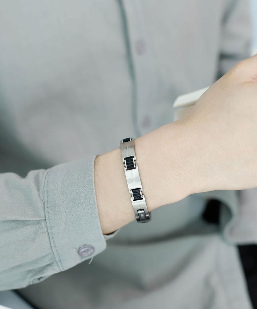 Sabona London 344 Sports Rubber Magnetic Bracelet