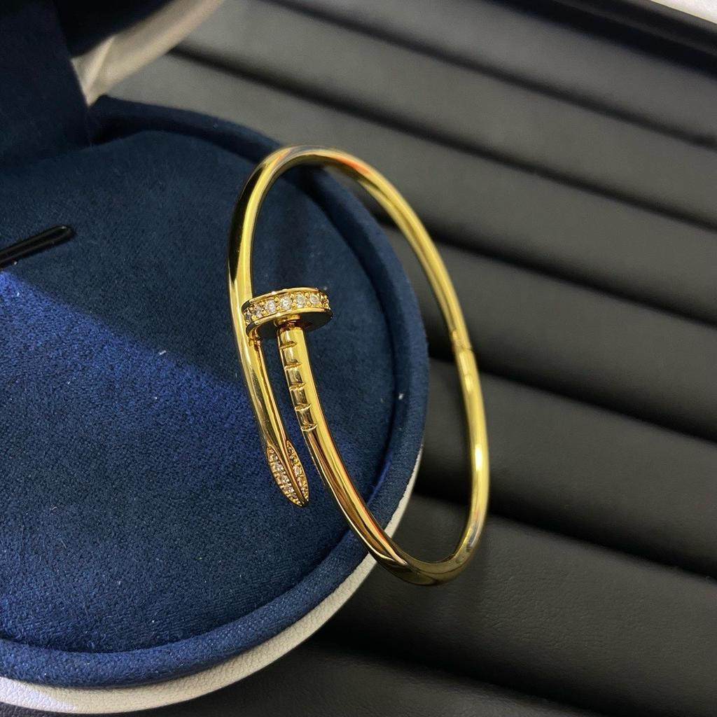 Classico Chiodo Moda Versatile Solido Classico Bracciale per Coppia Bracciale