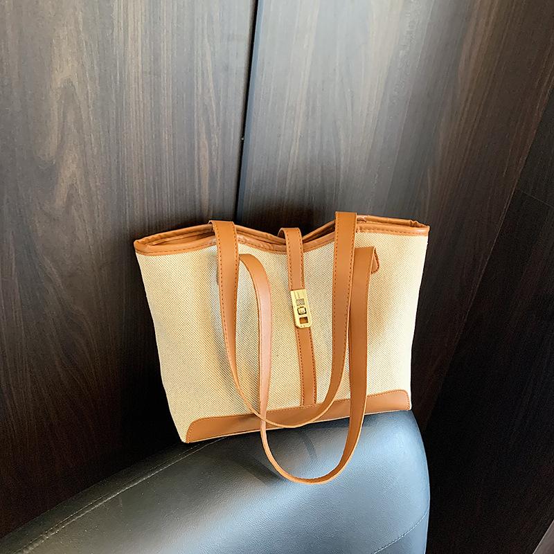 Women’s New Casual Retro Large-Capacity Commuter Shoulder Bag Color Block Armpit Tote Bag