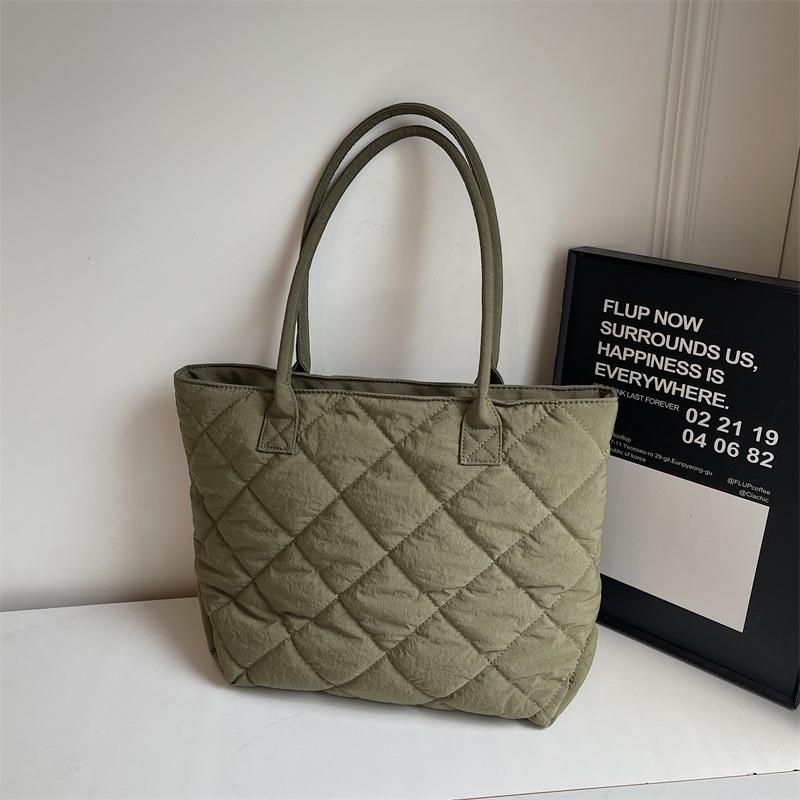 College students class tote bag women's new large-capacity commuter handbag autumn and winter fashion rhombus casual shoulder bag