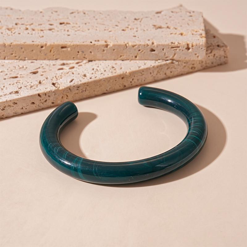 Fashion Unique Irregular Acrylic Cuff Bracelets for Women Simple Texture Multicolor Geometric Open Bangle Female Jewelry