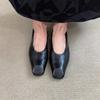 Minimalist Style Leather Flat Shoes Slip-On French Elegance Women's Square Head Commuting Little Leather Shoes Retro Pure Color