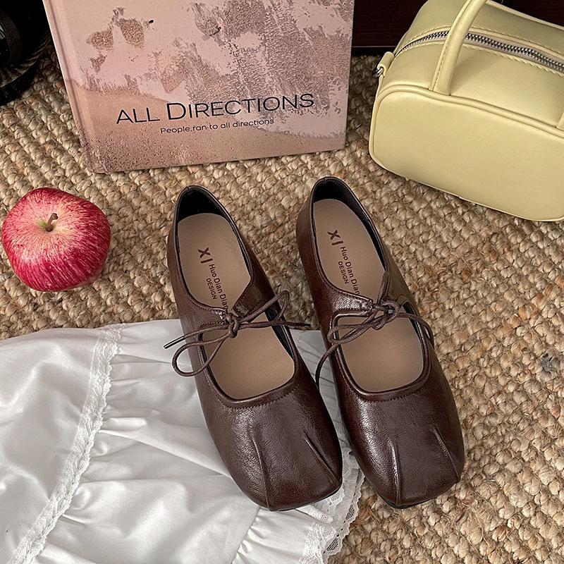 

Красные туфли с французским квадратным носком, с неглубоким вырезом, на плоской подошве, женские, новые летние 2025 года, под юбку, на мягкой подошве, ретро туфли Мэри Джейн 40 коричневый