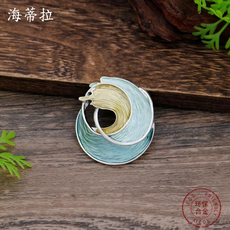 New Enamel Color Hollow Geometric Wave Magnetic Brooch Women's Simple and Advanced Multifunctional Breast Buckle