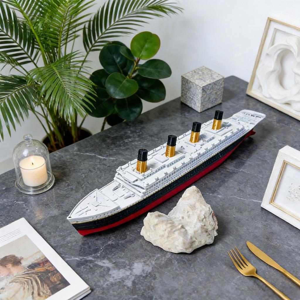 Split Design Bath Toys And Pool Toys, Ships That Break Into Two Sections, Highly Detailed Ship Models, Complete With Iceberg Models, Cake Decorations.