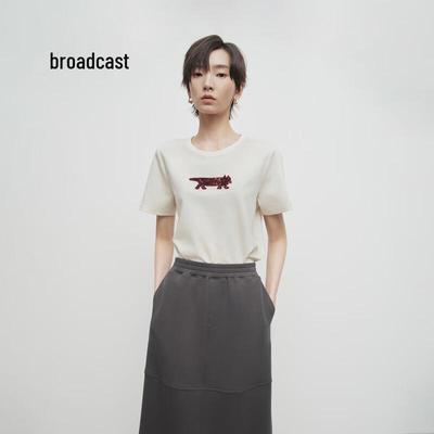 Women's Chic Casual Round Neck Short Sleeve T-Shirt
