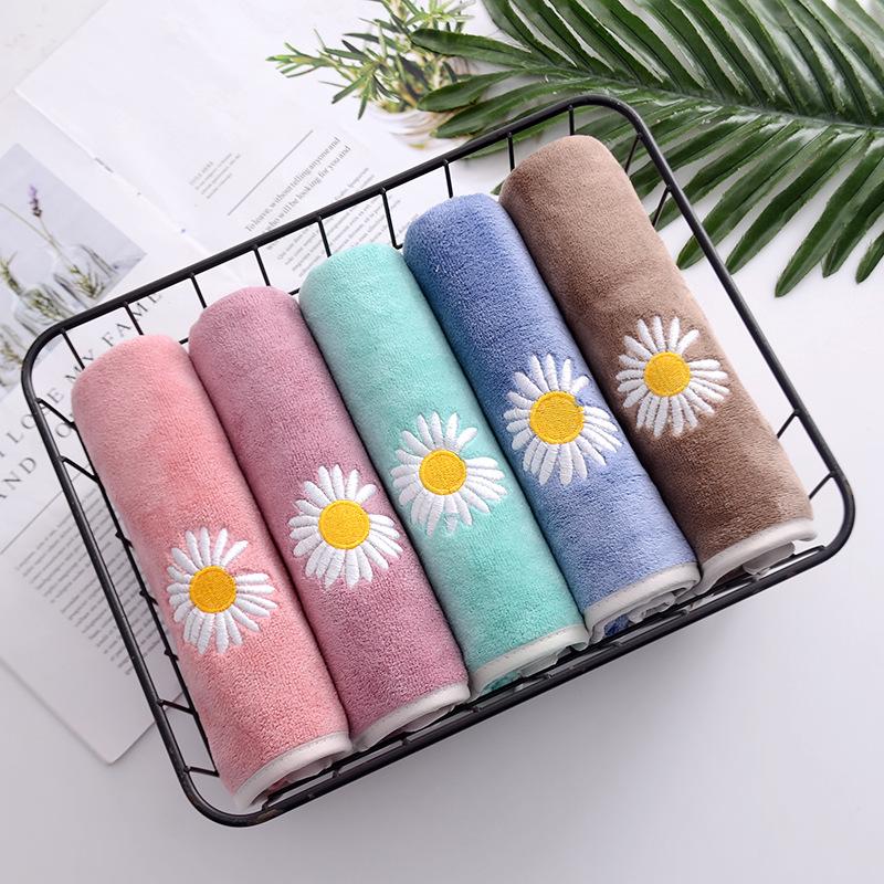 

1/5 шт. модное стильное домашнее полотенце с маленькой ромашкой и вышивкой, утолщенное и впитывающее полотенце для взрослых, мужчин и женщин, утолщенное и мягкое для лица 5PCS разноцветный