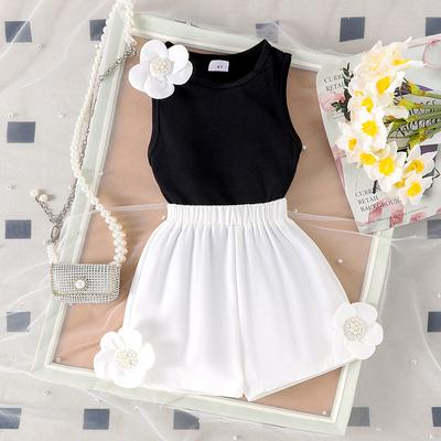 Summer Girls' Suit: Sweet Solid-color Sleeveless Floral Top and Shorts for Children