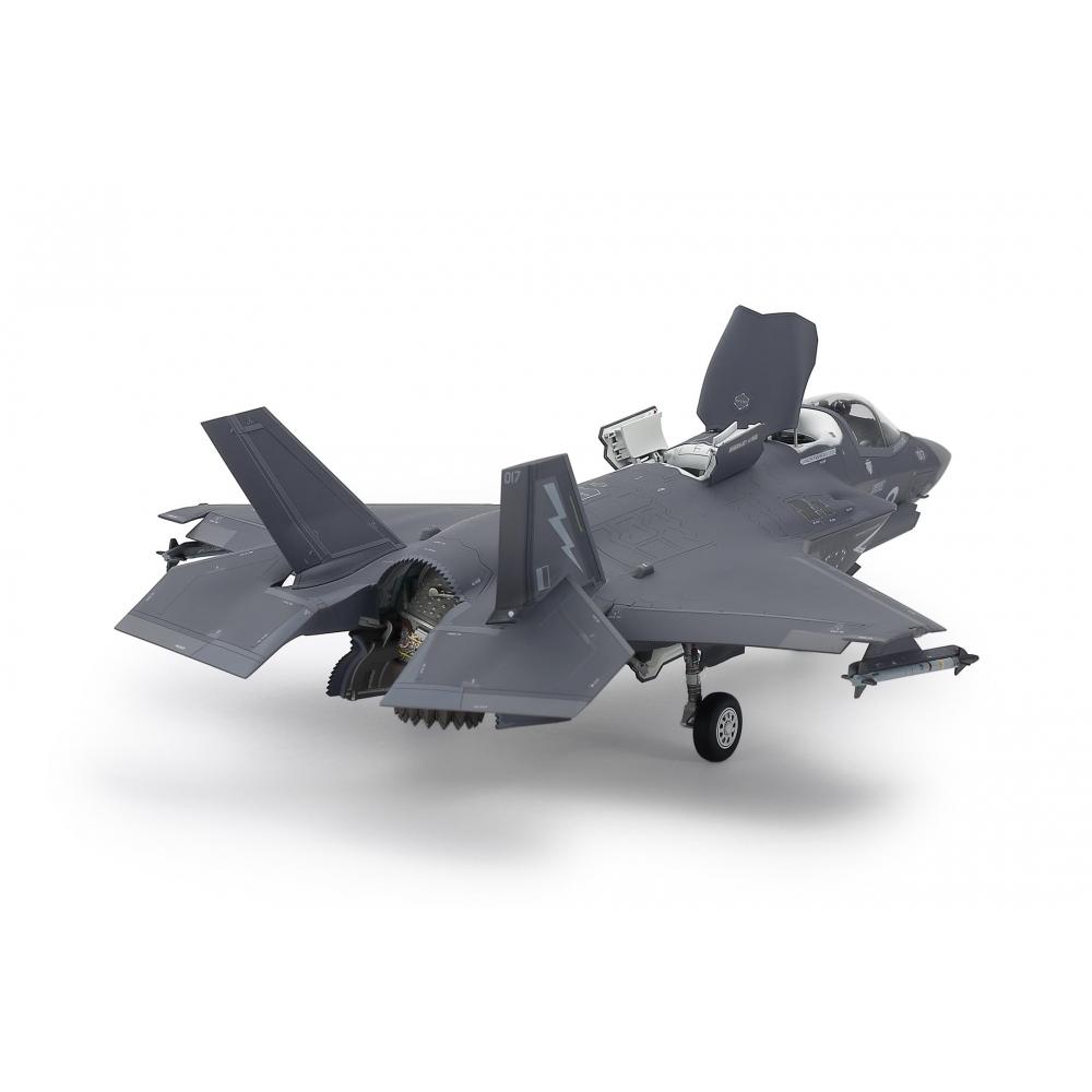 Tamiya 172 Warbird Collection Series No.93 Lockheed Martin F-35B Lightning II Plastic Model 60793