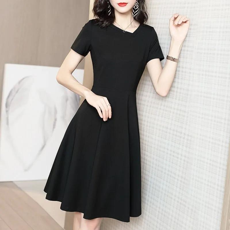 2025 Summer Women's Hepburn Style Retro Black Dress - Elegant, Slimming, High-End Design