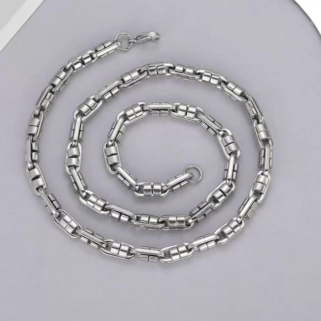 Men's Trendy Stainless Steel Interlocking Chain Necklace with Double Gear Splice Design