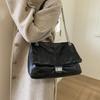 Large Capacity Diamd Grid Chain Shoulder Bag Women's Fashiable Crossbody Bag 2026 New Style Elegant Tote Handbag