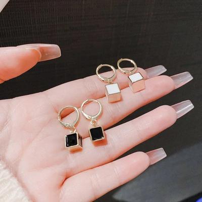 2026 New Arrival Temperament Black Enamel Square Drop Dangle Earrings for Women Vintage Hoop Korean Earrings Bride Jewelry Gift
