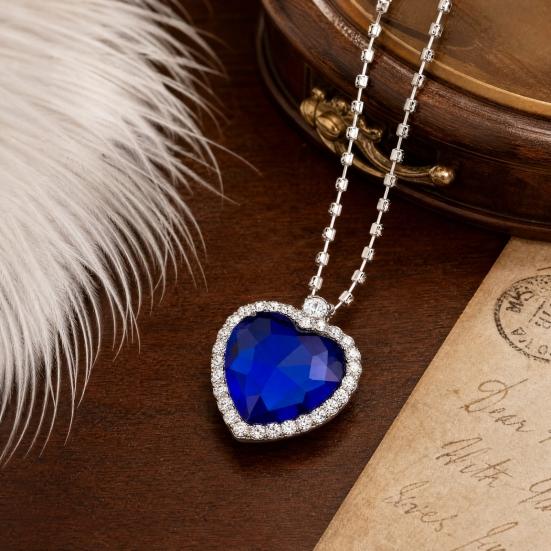 Collier Pendentif Cœur Bleu, Collier Cœur Fausse Pierre Diamant, Bijou Romantique Scintillant Cadeau pour Femme Épouse Petite Amie Accessoire de Soirée