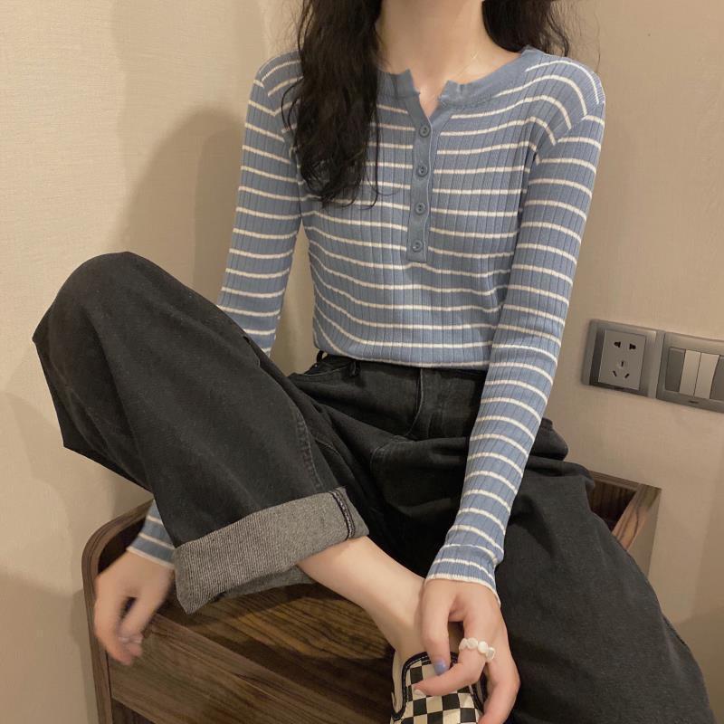 2025 Women's Striped Knitwear Slim Long Sleeve Base Layer Top for Spring and Autumn