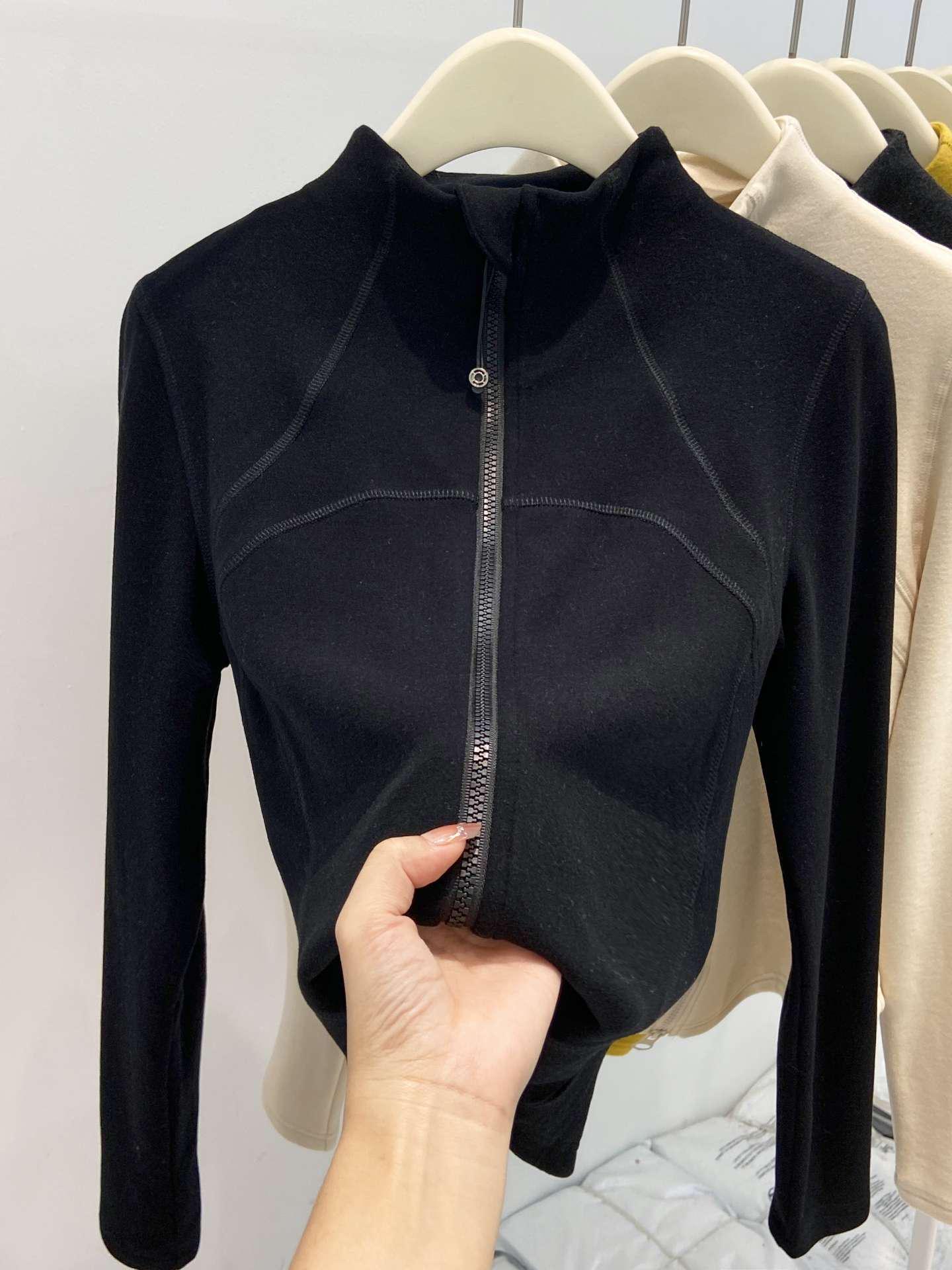 

Women s Warm Slim Fit Long Sleeve Plush T-Shirt with Double Zipper and Half-High Collar M чёрный