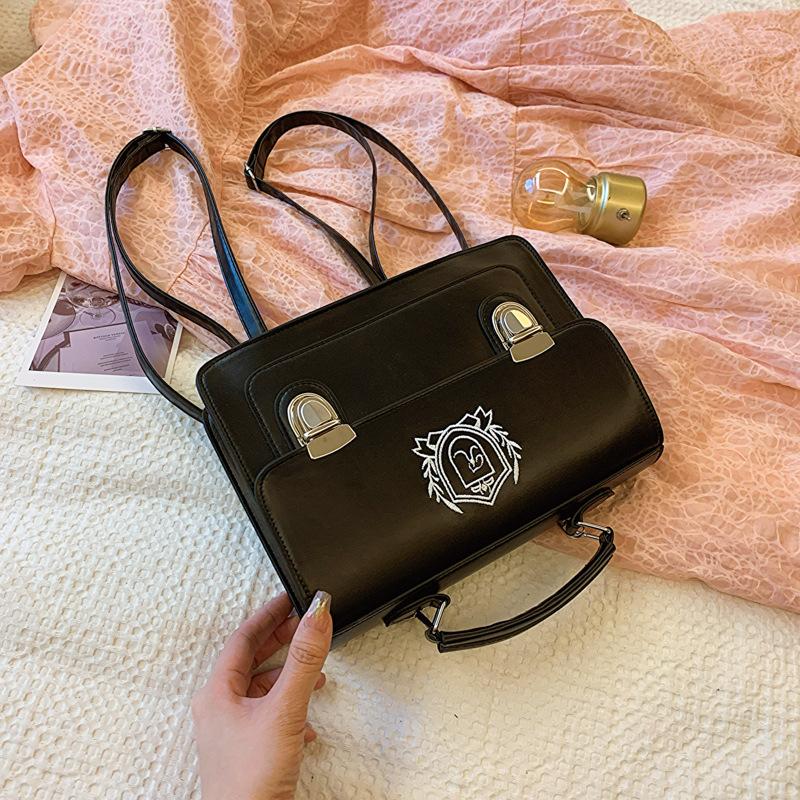 

2024 весна новый простой повседневный портативный простой модный рюкзак сумка-мессенджер ретро простой рюкзак чёрный