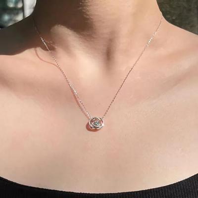 Dames Ketting met Middelgrote Diamant en Kruis