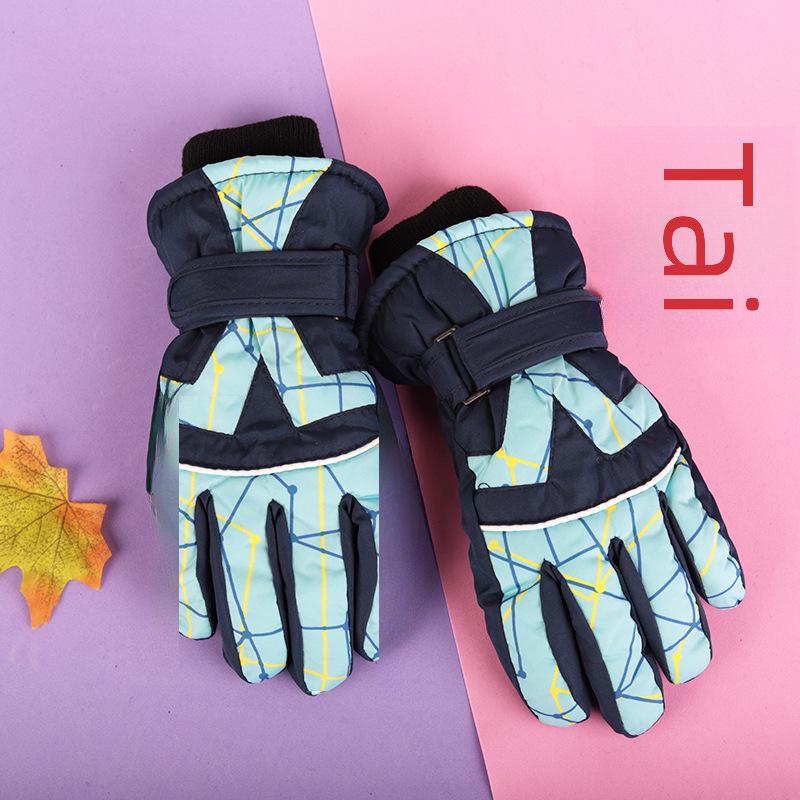 Thick, Waterproof, Windproof, Non-slip, Warm Winter Ski and Snow Gloves for Kids Aged 4-17.