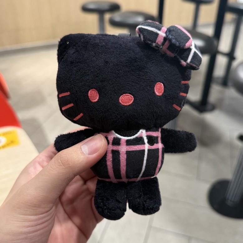 Sanrio Hello Kitty 15cm Plush Keychain With Cartoon Design For Backpack Decor Black Checkered Cat