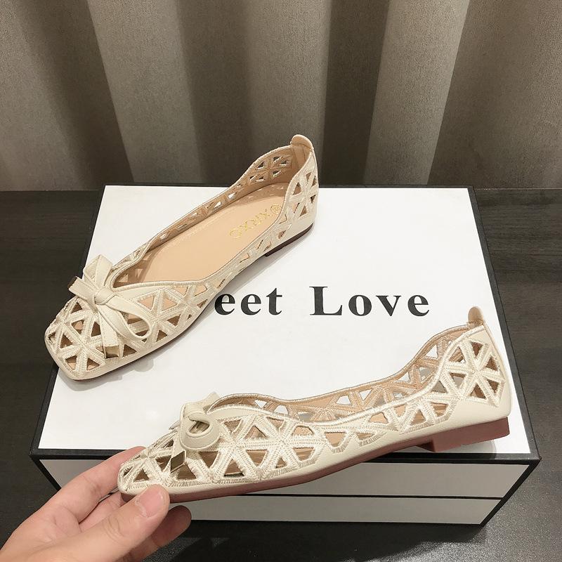 

Shallow mouth fashion women s shoes spring and summer large size splicing hole breathable flat bottom work shoes mother casual single sandals 35
