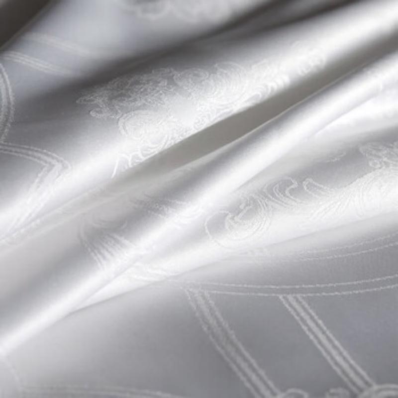 Tangna Home Textiles All-Season Mulberry Silk Blend Quilt