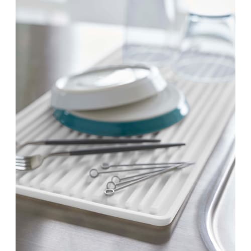 Yamazaki Tower Silicone Drying Mat, White, Dimensions: 47.2cm W X 21.8cm D X 0.6cm H (when In Use), Rolls Up for Storage, Washable, and Perfect for Dr