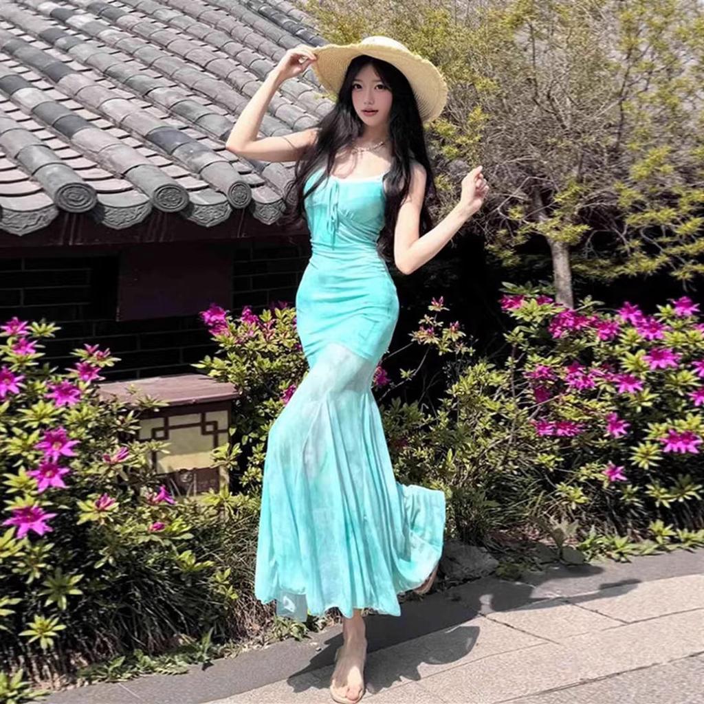Yunnan holiday wind green floral suspender dress is beautiful, unique and beautiful, waist slim, hip wrap, fishtail skirt summer