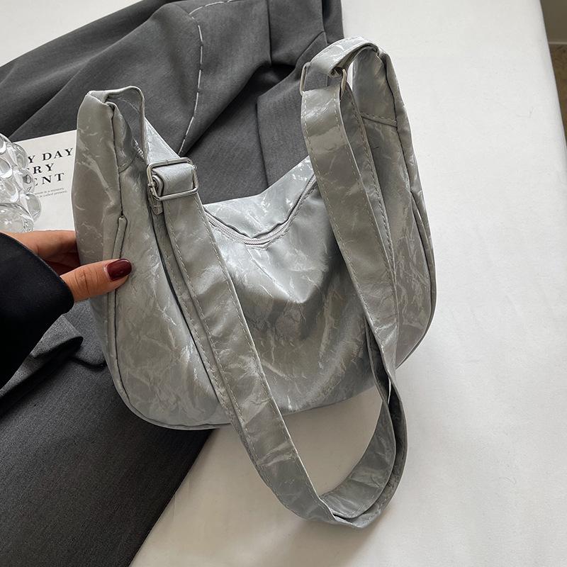 

Корейская и японская сумка-мессенджер для женщин 2024 года, модная сумка-мессенджер для женщин на одно плечо, сумка-пельмень для женщин серебряный