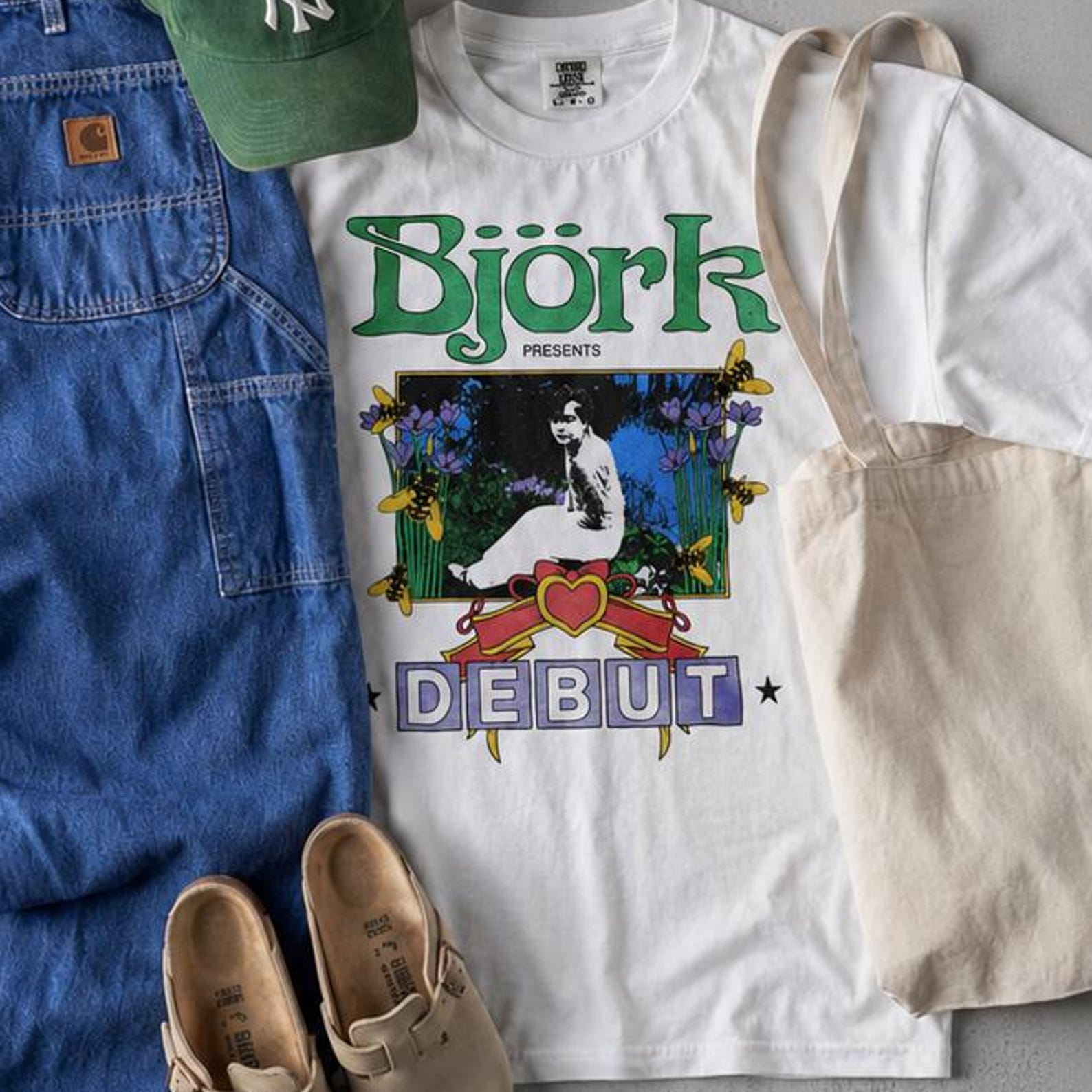 Björk Debut Album Art T-shirt | Bjork Debut Tee S